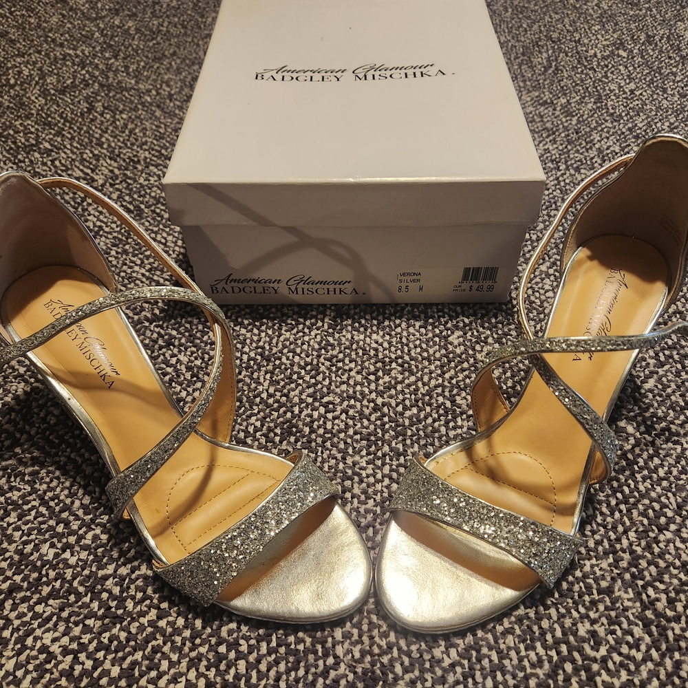 Badgley Mischka Silver Glitter Women's Shoes